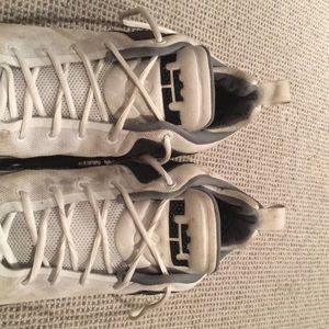 Lebron basketball shoes